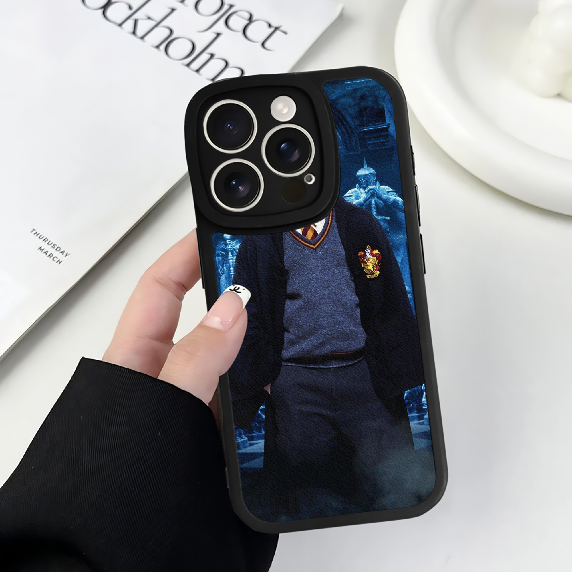 （画像用） Harry Potter ハリー・ポッターシリーズ 【iPhone 16シリーズ対応】シリコンスマホケース（レザー調） 材質：シリコン